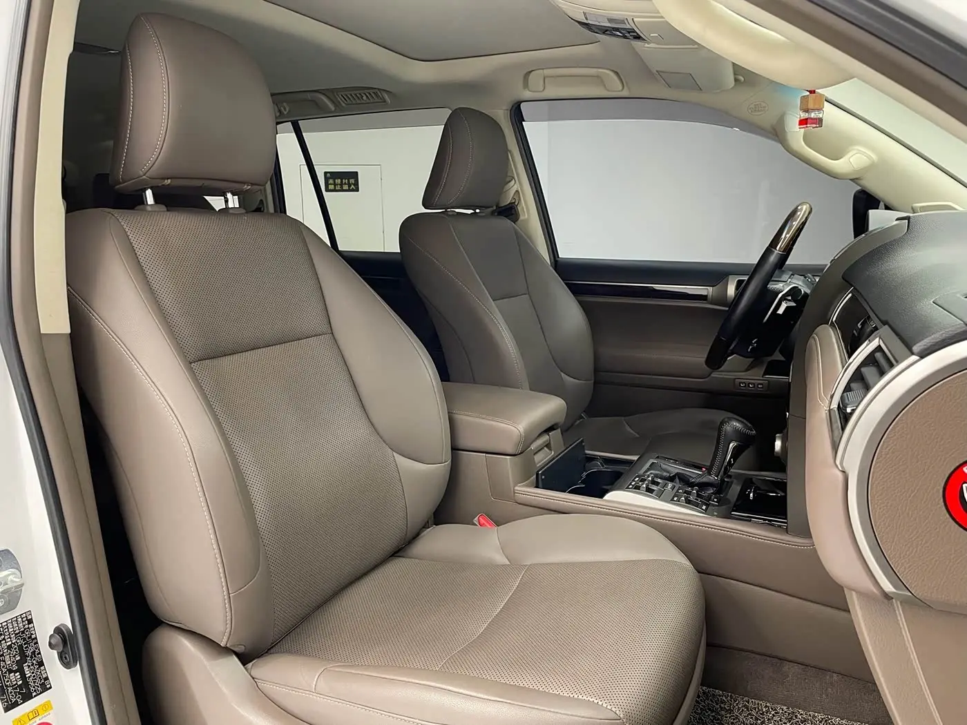 Lexus GX 2017 — Photo 13/20