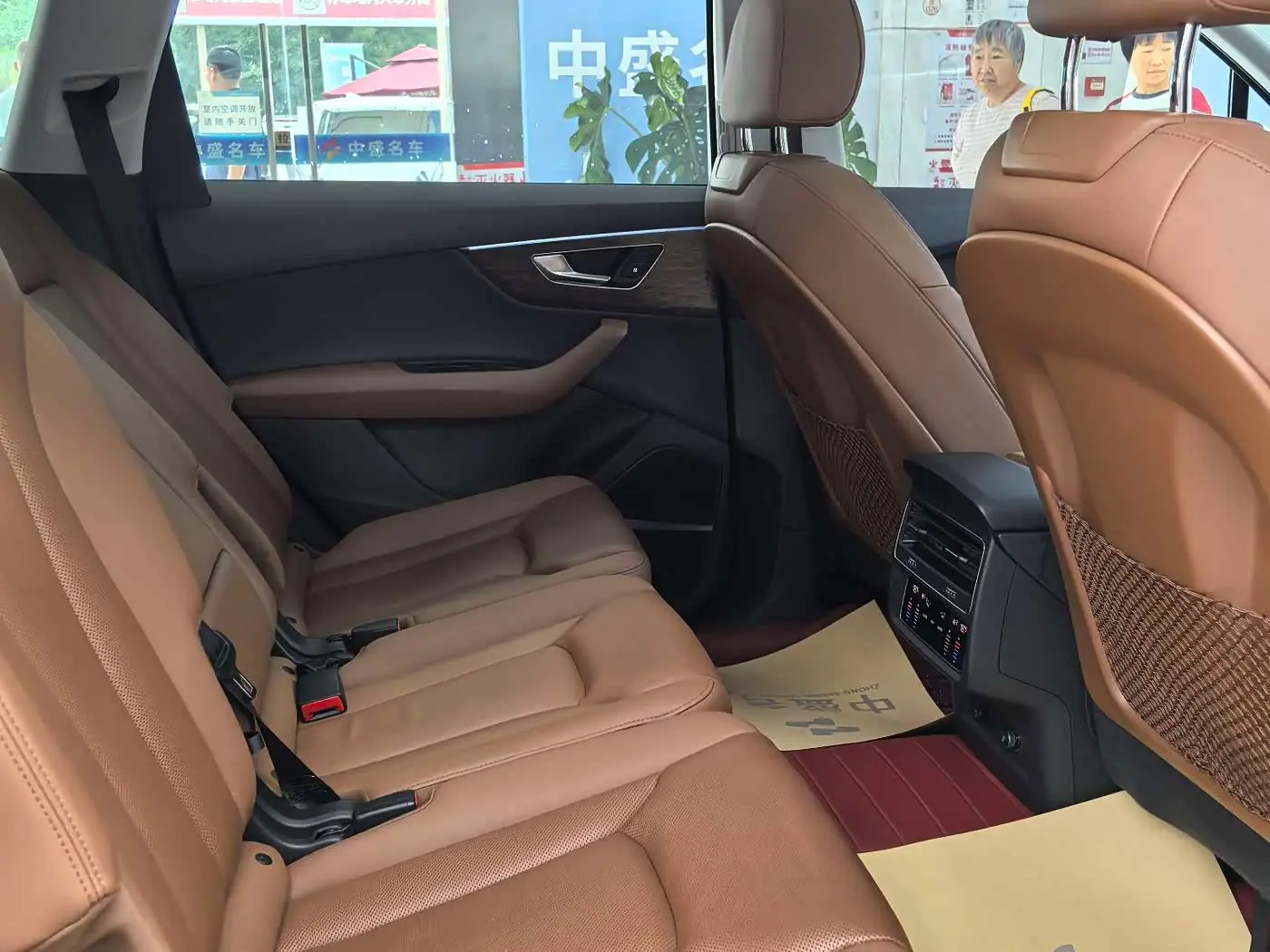 Audi Q7 2022 — Photo 10/16