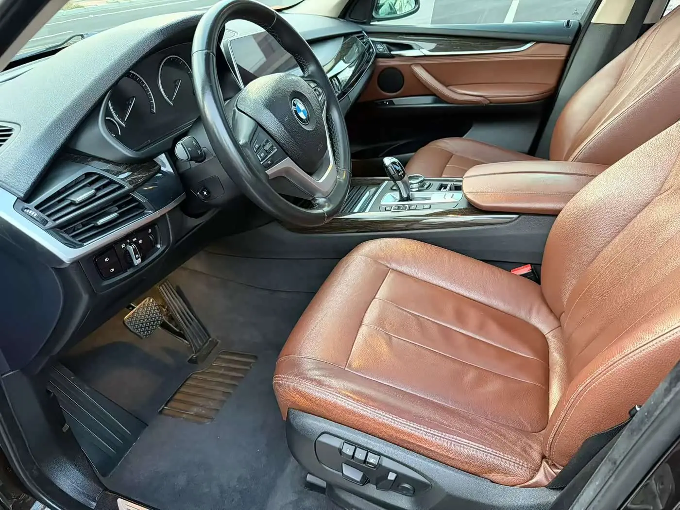 BMW X5 2015 — Photo 4/9