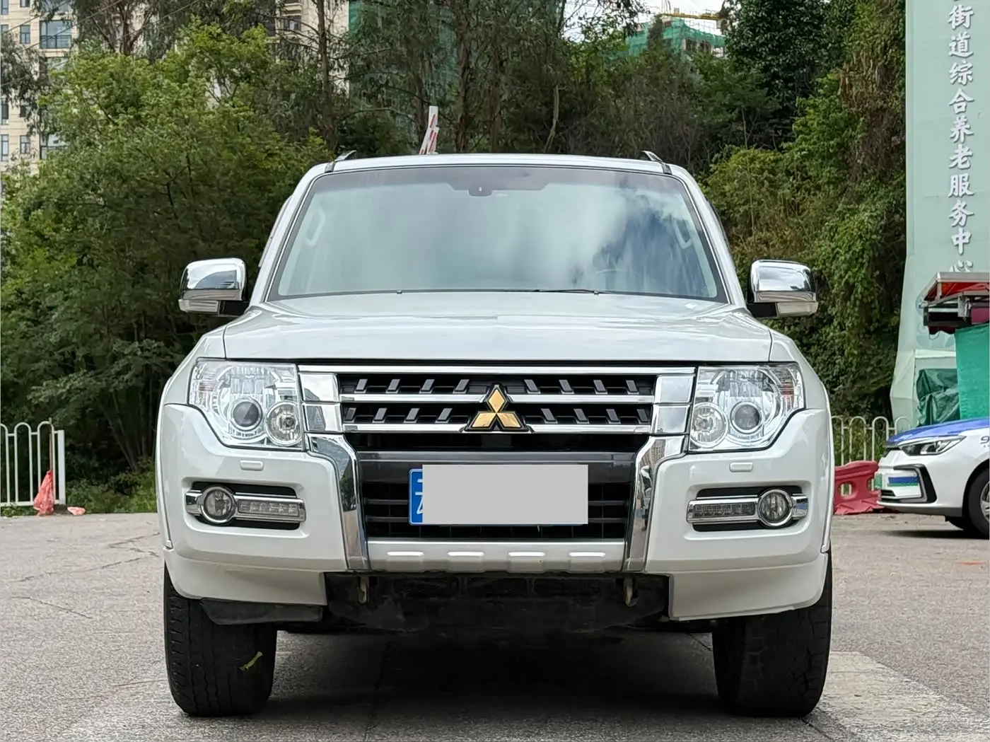 Mitsubishi Pajero 2019 — Photo 2/20