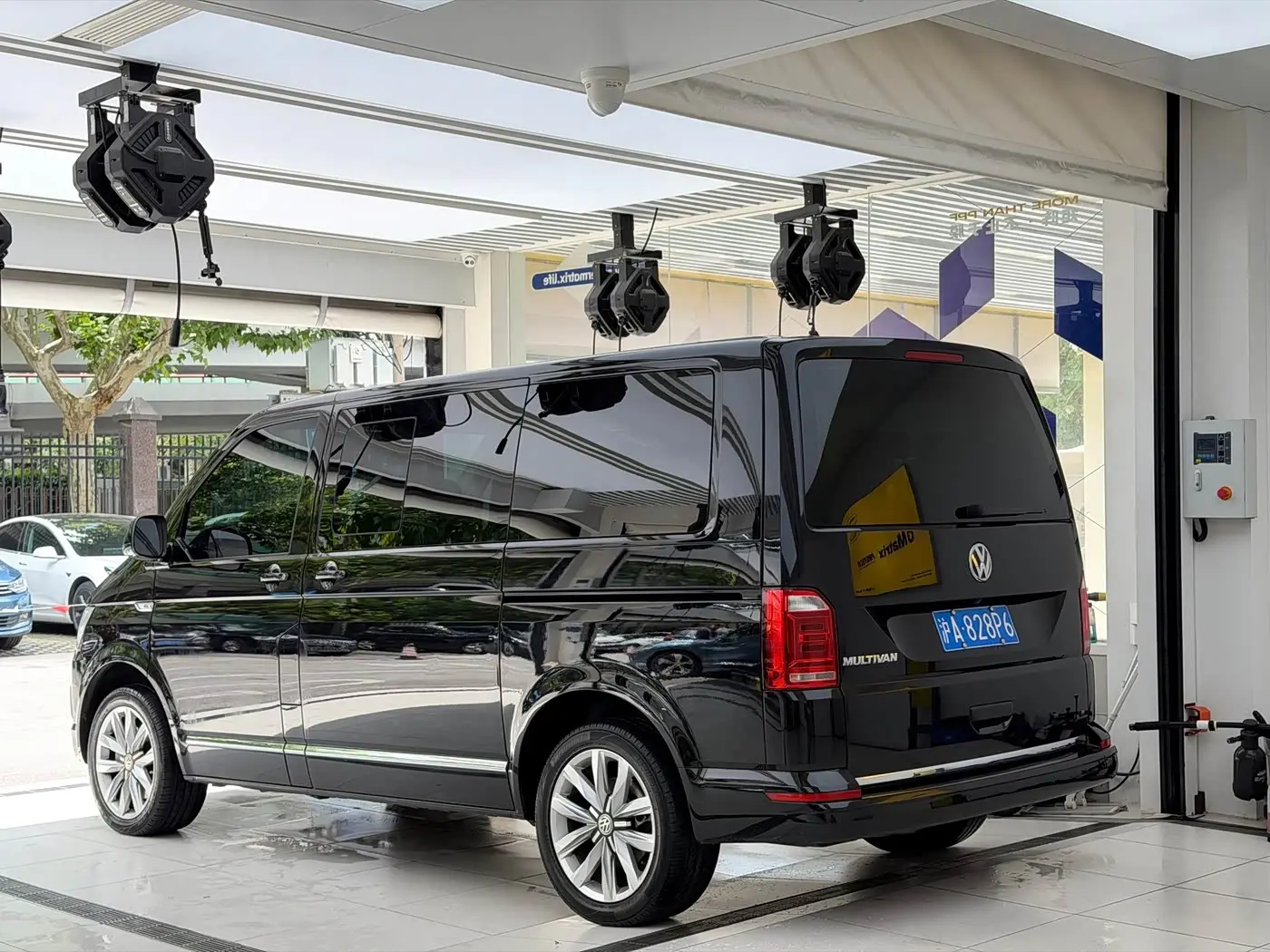 Volkswagen Multivan 2019 — Photo 3/17