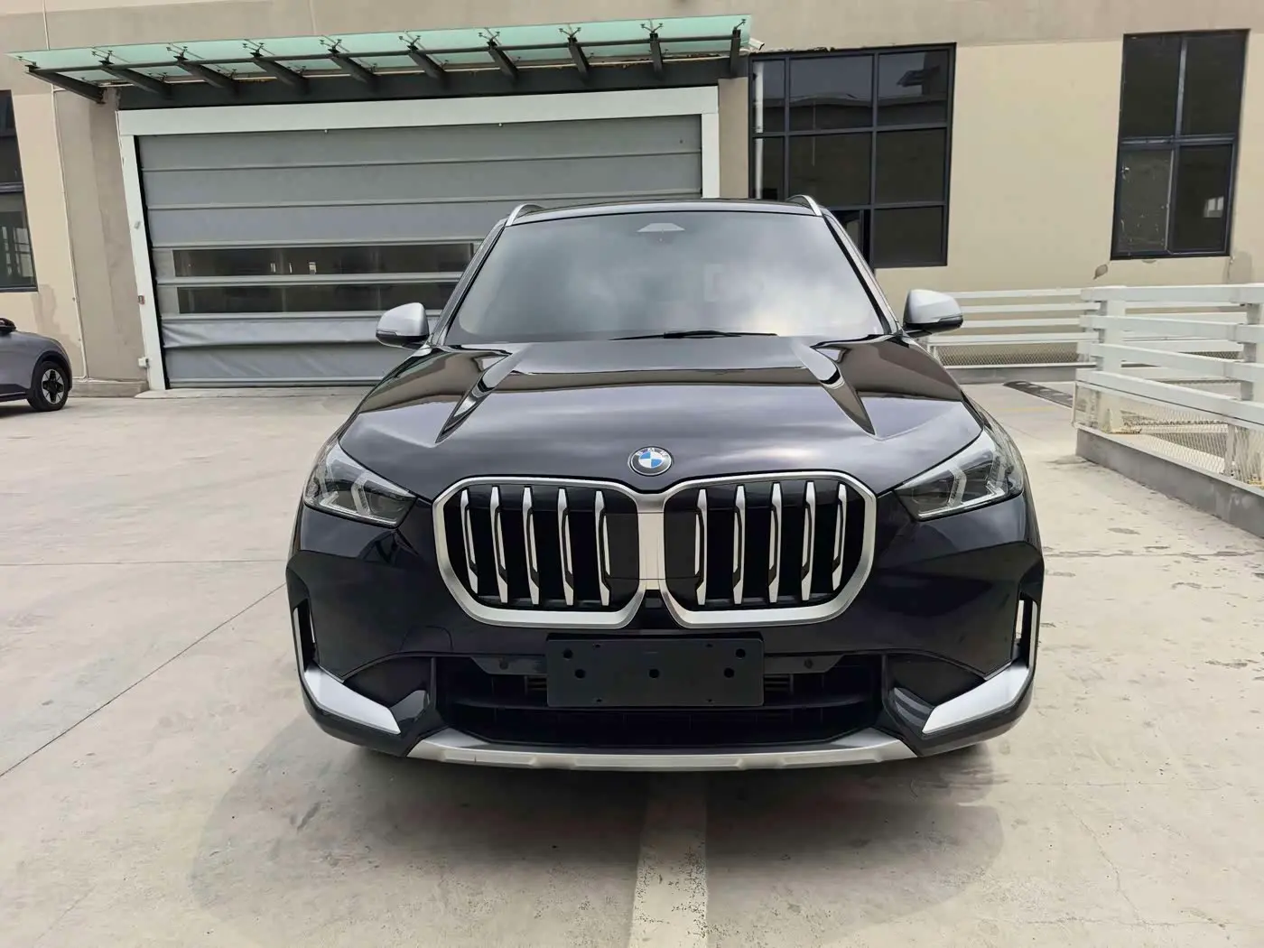 BMW X1 2023 — Photo 2/12