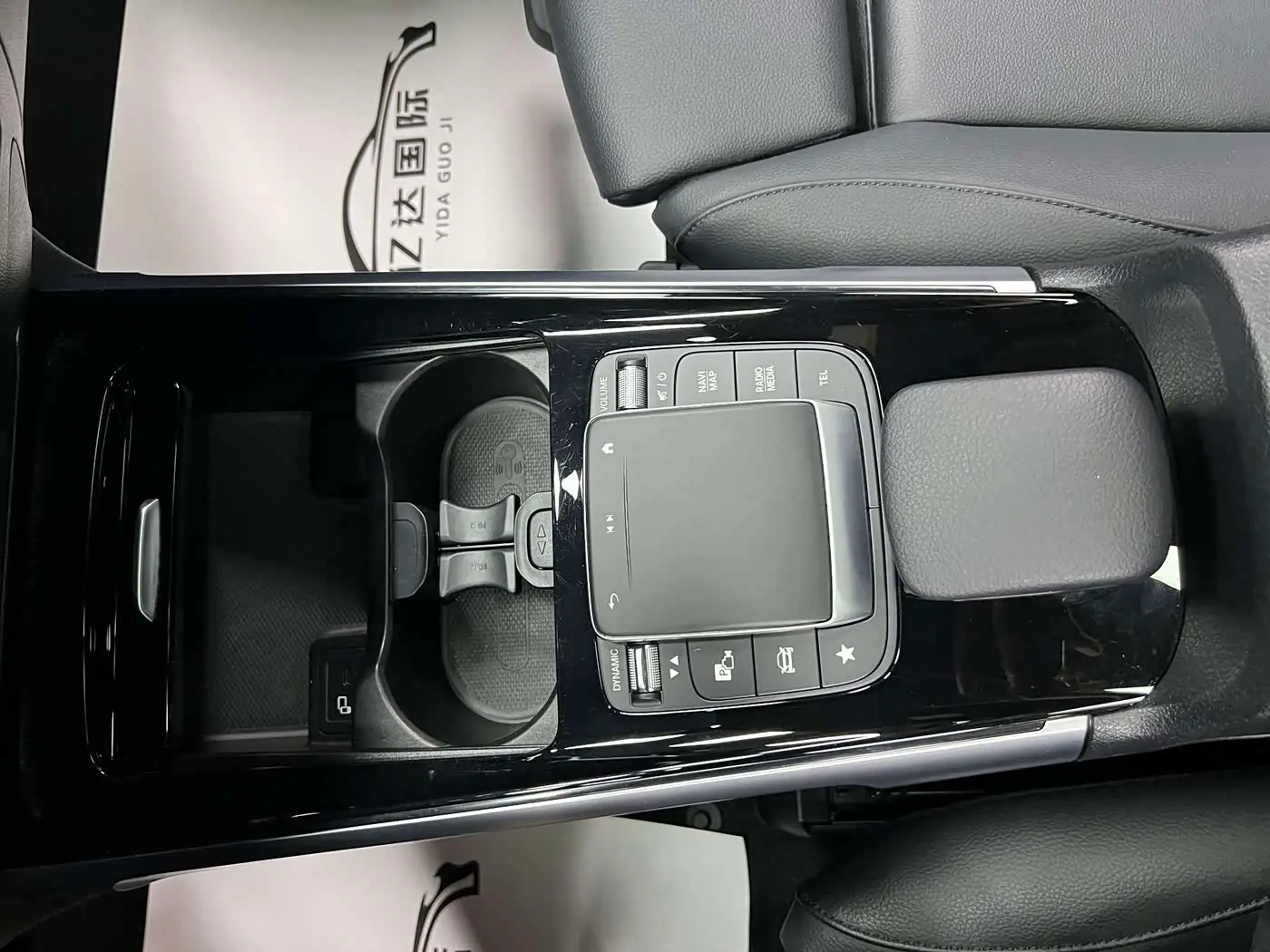 Mercedes-Benz GLB 2021 — Фото 11/20
