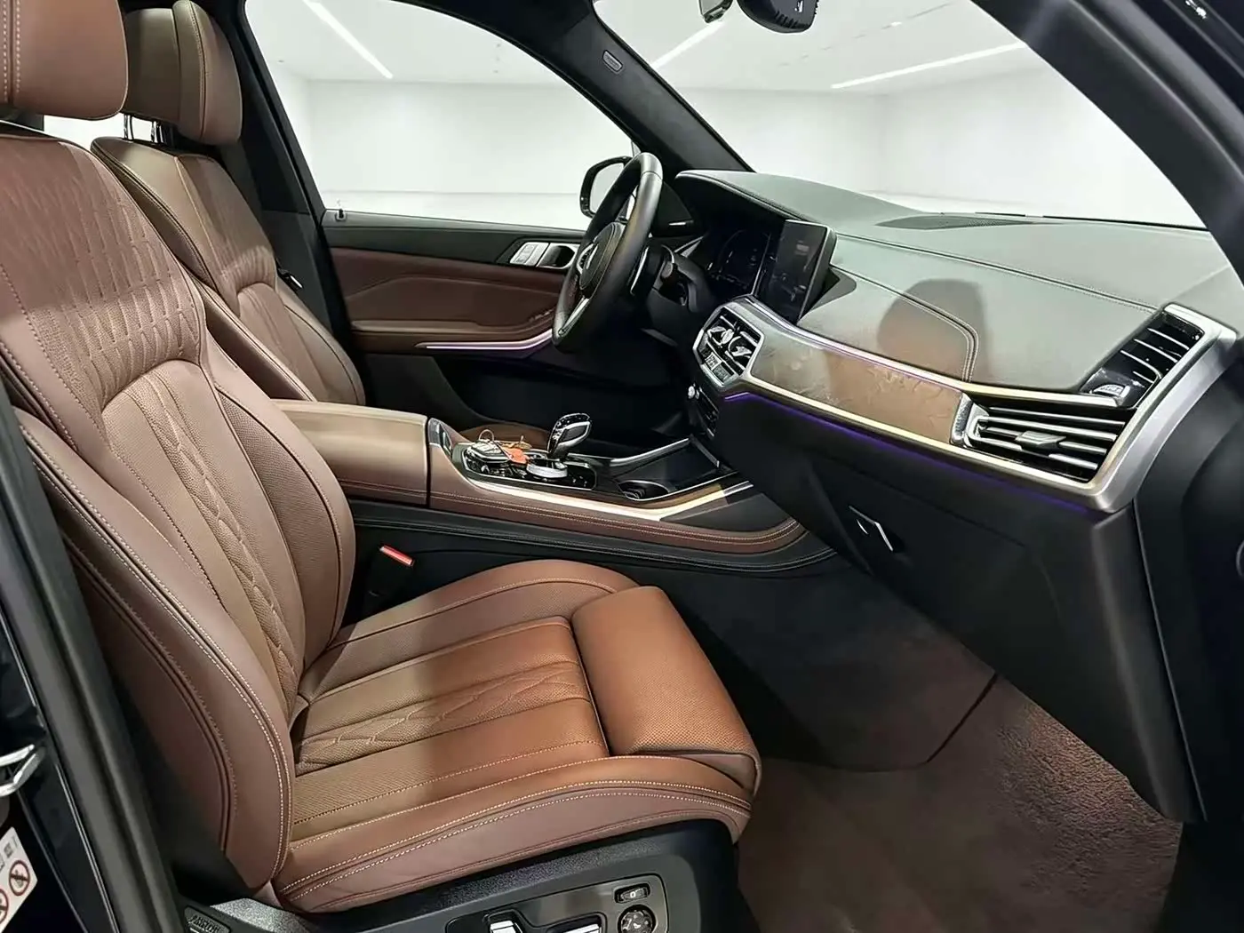 BMW X7 2020 — Фото 7/10
