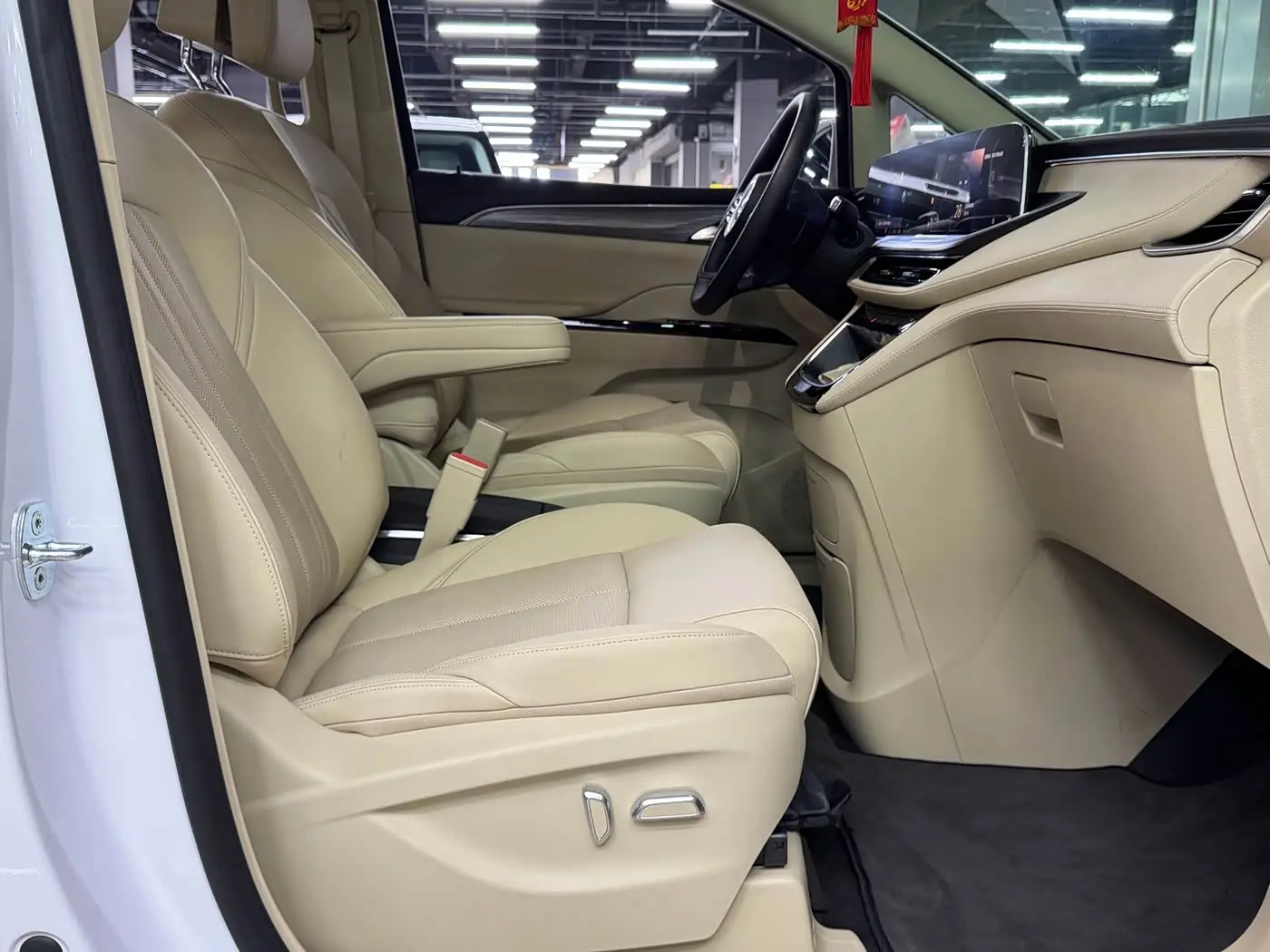 Buick GL8 New Energy 2025 — Şəkil 14/19