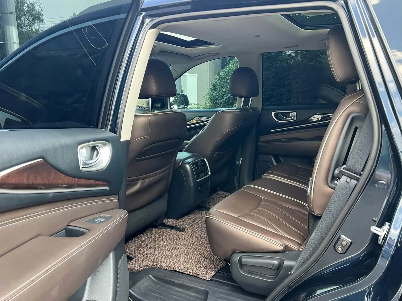 Infiniti QX60 2018 — Photo 10/20