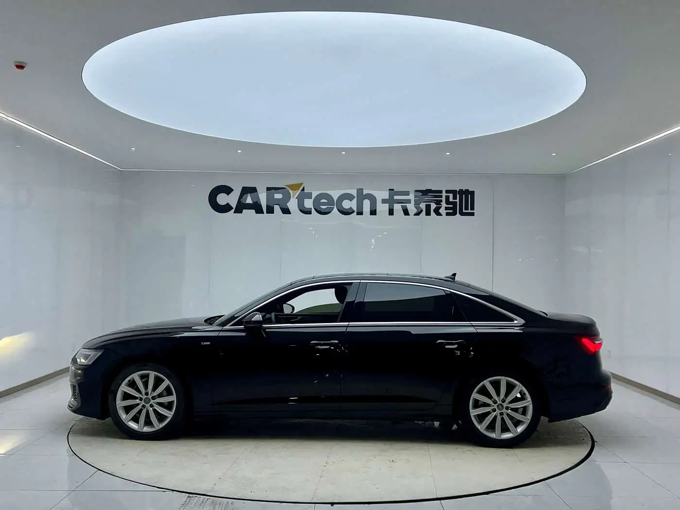 Audi A6L 2021 — Photo 4/20