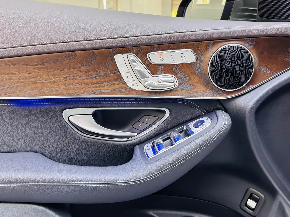 Mercedes-Benz GLC 2020 — Photo 6/16