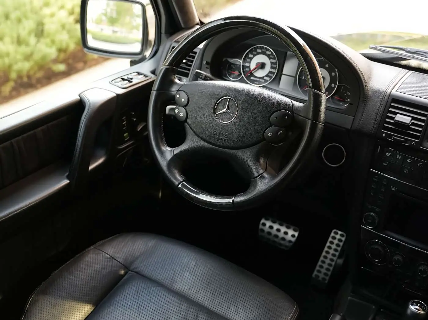 Mercedes-Benz G-Class AMG 2010 — Фото 10/20
