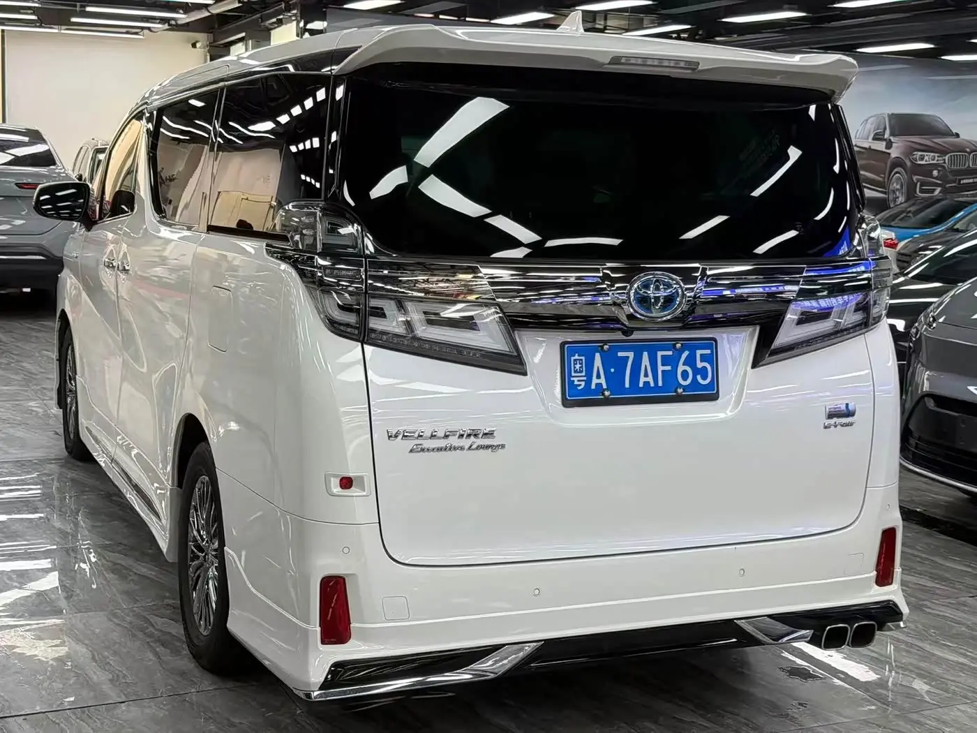 Toyota Vellfire 2020 — Photo 6/12