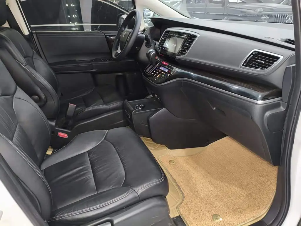 Honda Odyssey 2018 — Photo 13/16