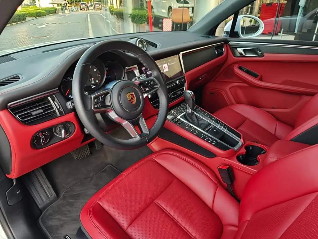 Porsche Macan 2021 — Photo 8/20