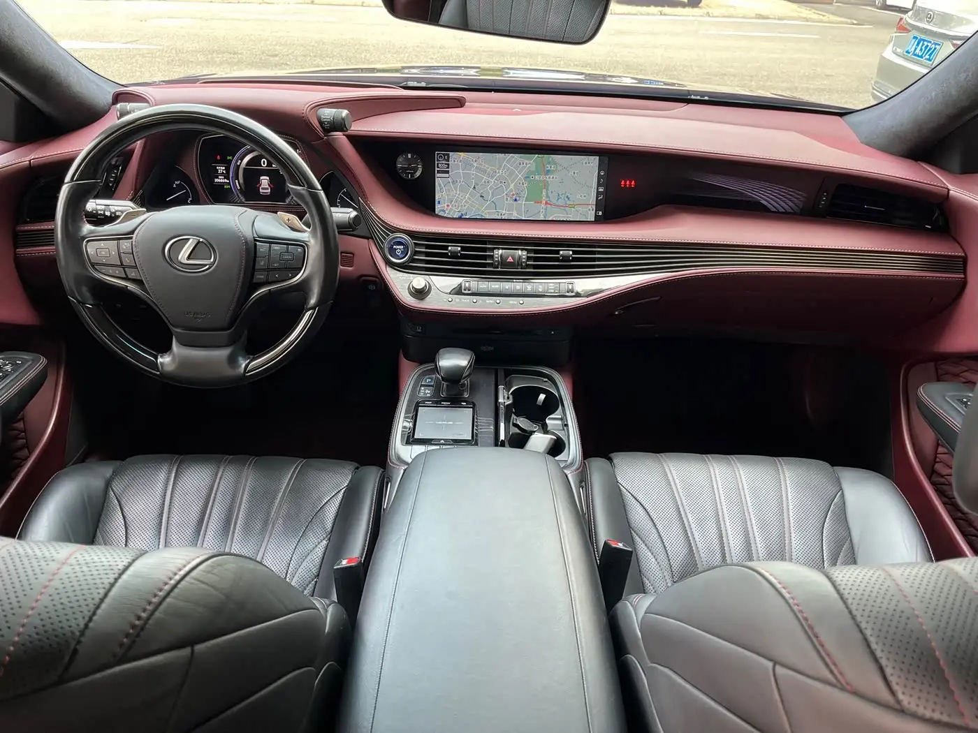 Lexus LS 2020 — Photo 11/19