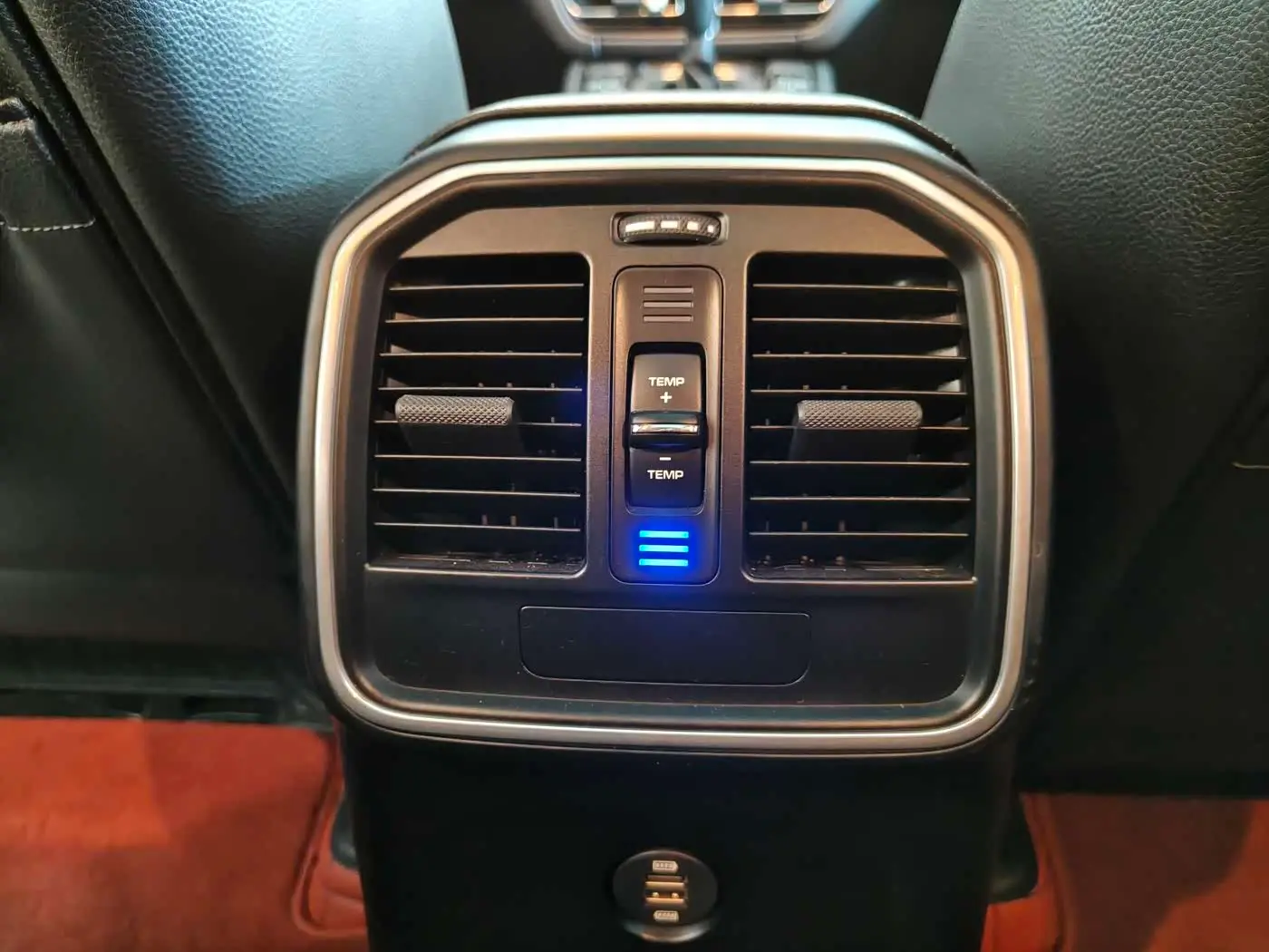 Porsche Macan 2020 — Фото 13/20