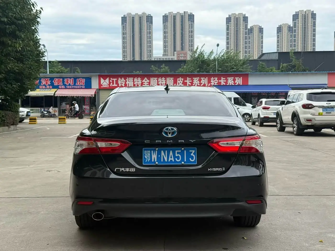 Toyota Camry 2021 — Photo 8/9