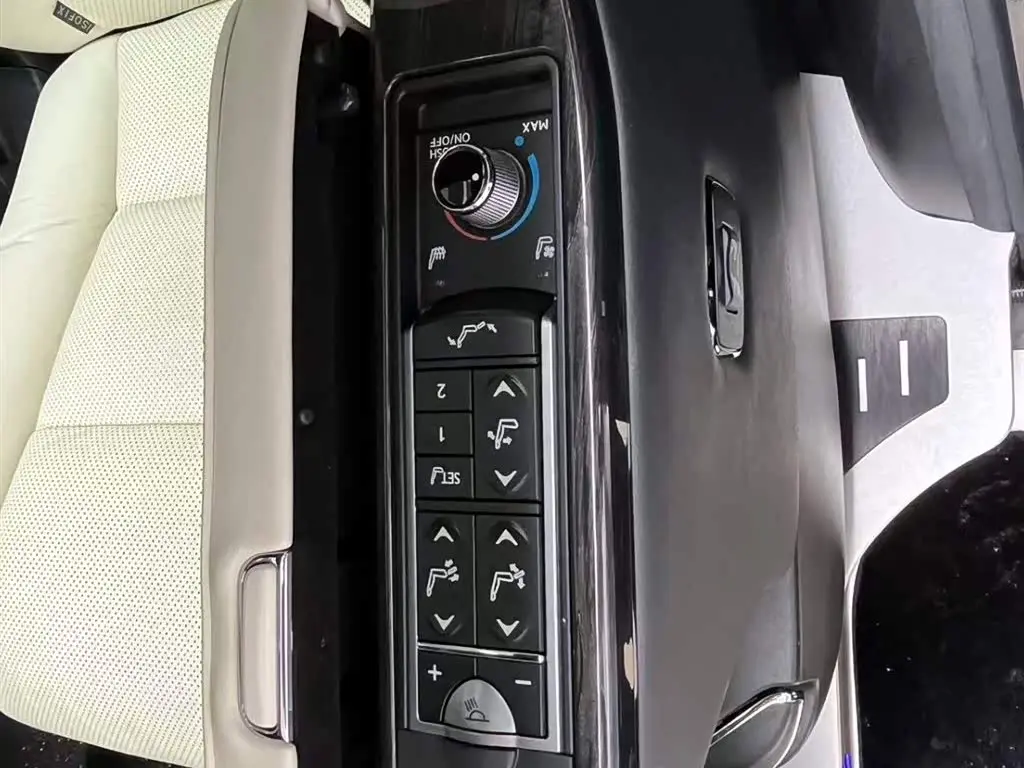 Lexus LM 2020 — Фото 14/15