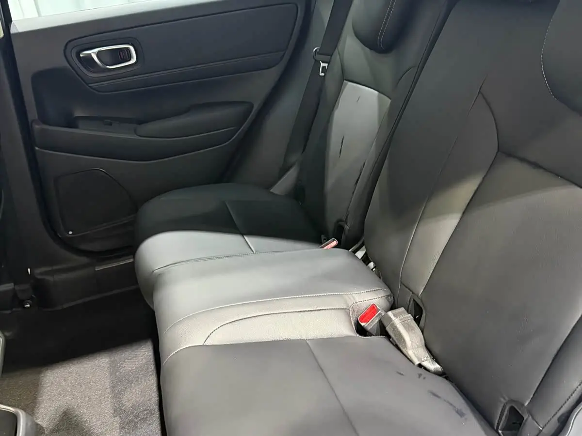 Honda Vezel 2023 — ფოტო 11/16