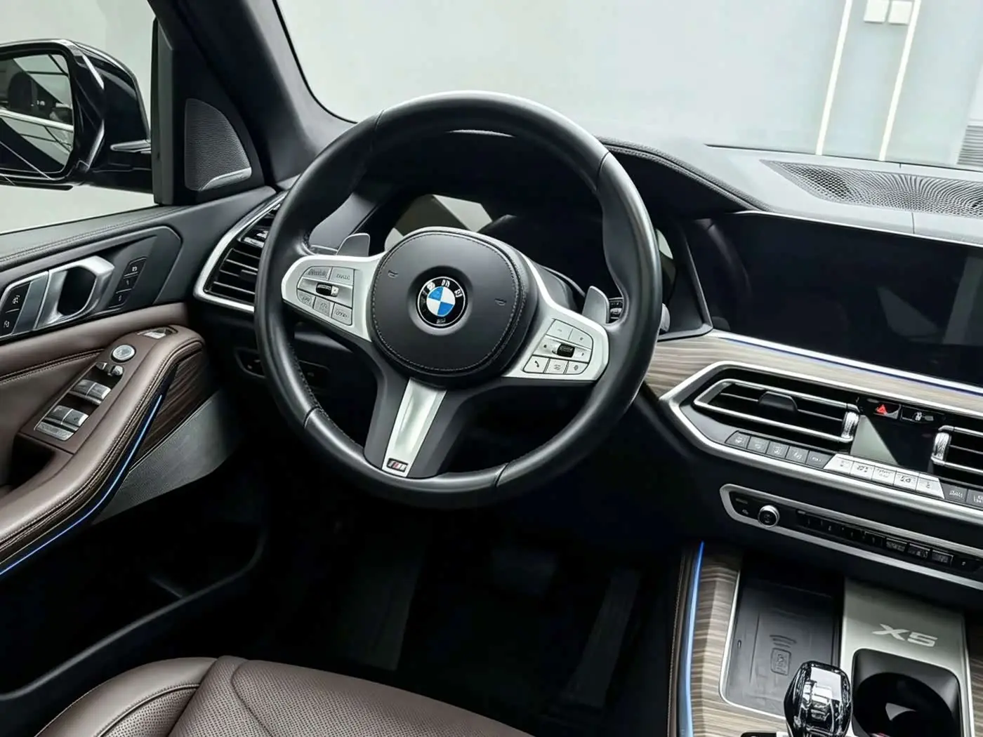 BMW X5 2022 — Фото 8/16