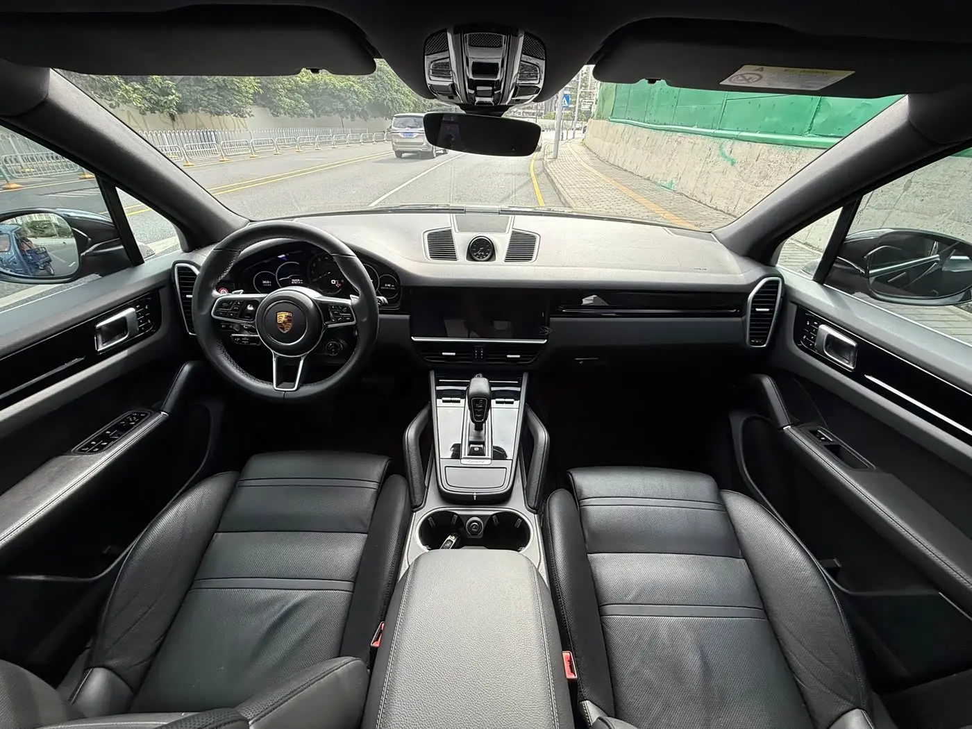 Porsche Cayenne New Energy 2019 — Photo 13/14