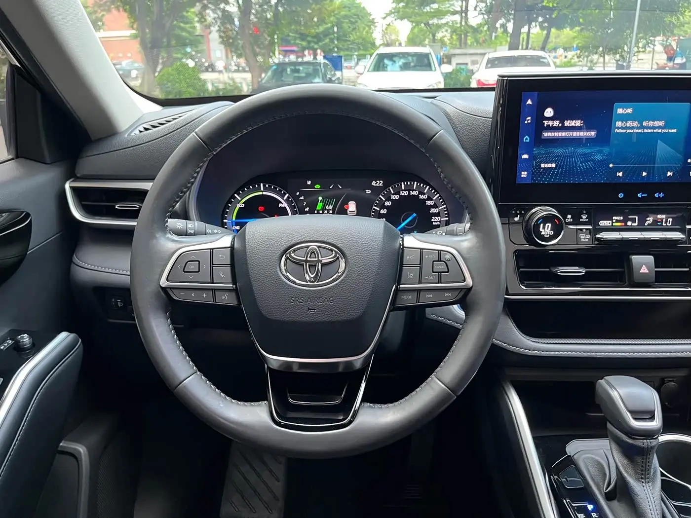 Toyota Highlander 2022 — Фото 16/20