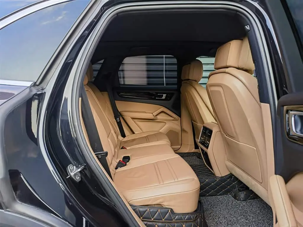 Porsche Cayenne New Energy 2019 — Photo 5/11