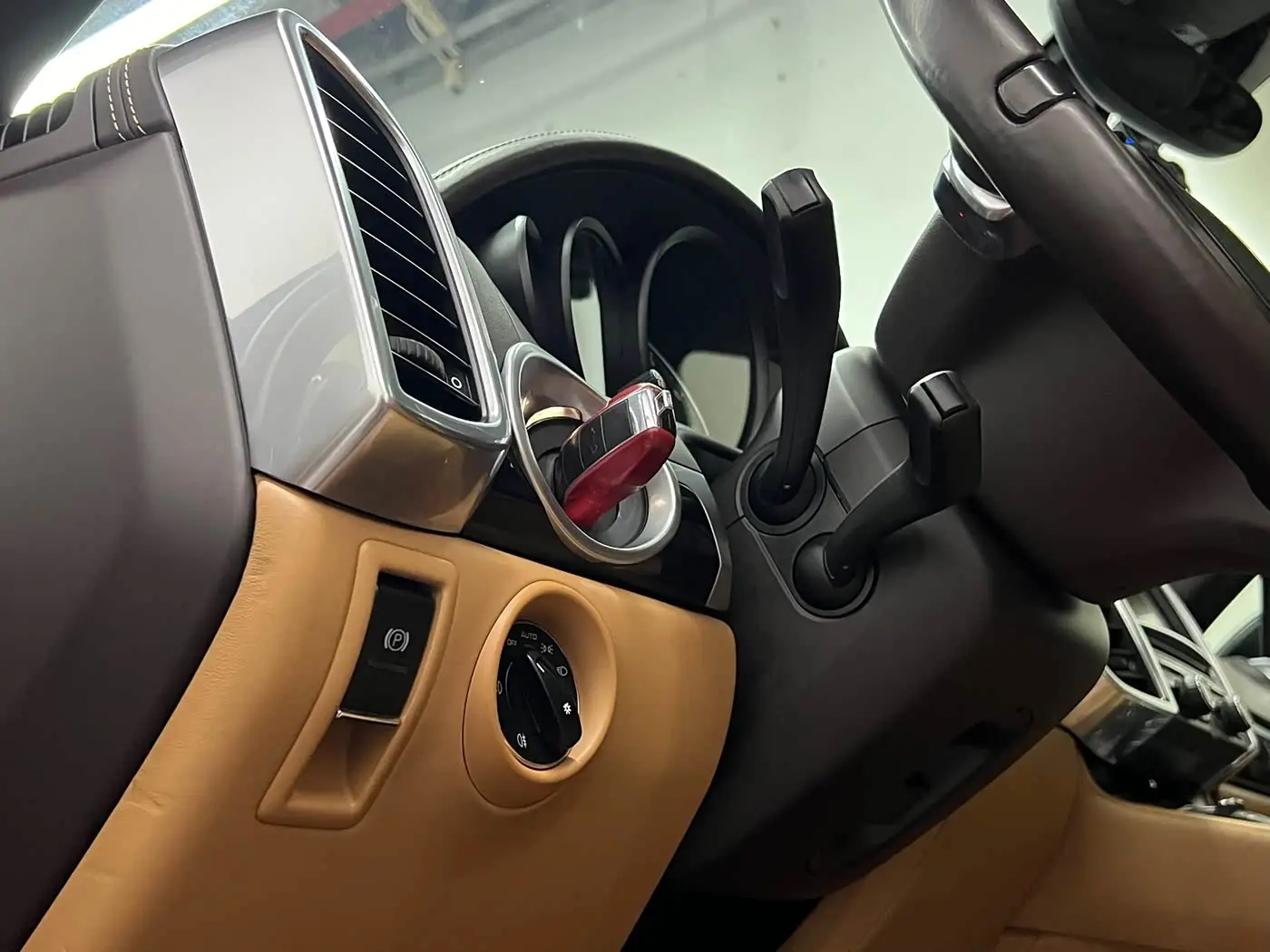 Porsche Cayenne 2014 — Photo 8/19