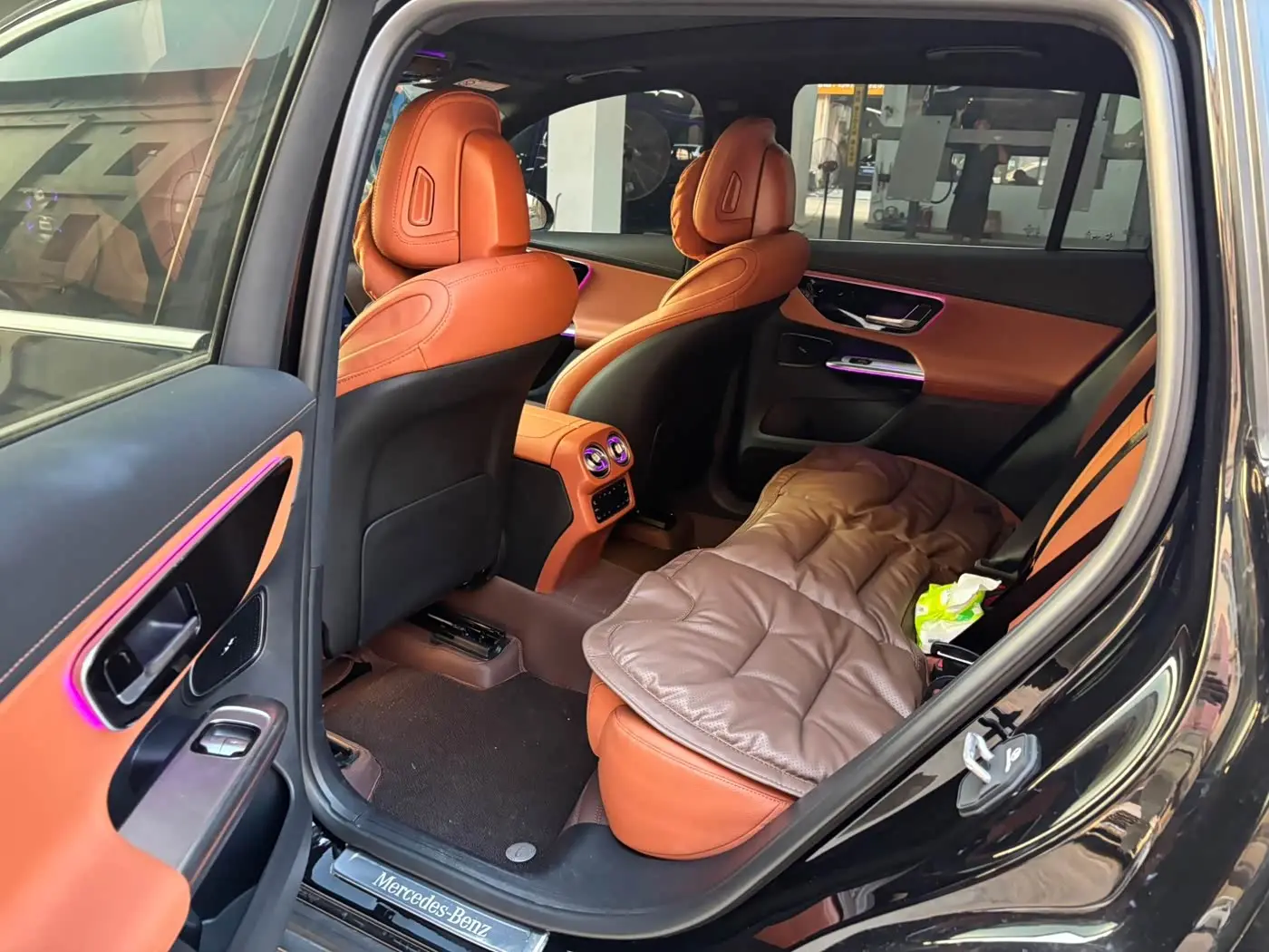 Mercedes-Benz GLC 2025 — Photo 4/7