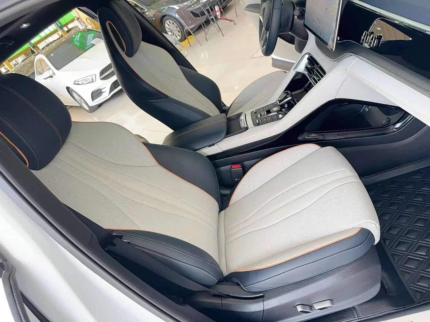 BYD Song PLUS PHEV 2022 — Фото 16/20