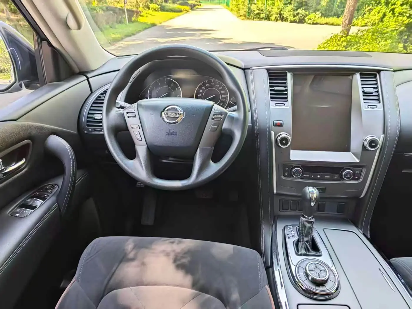 Nissan Patrol 2017 — Photo 5/10