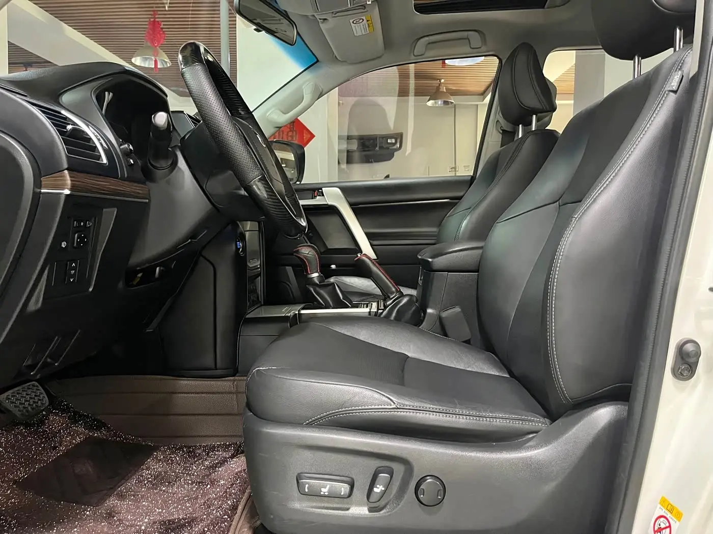 Toyota Prado 2019 — Photo 4/20