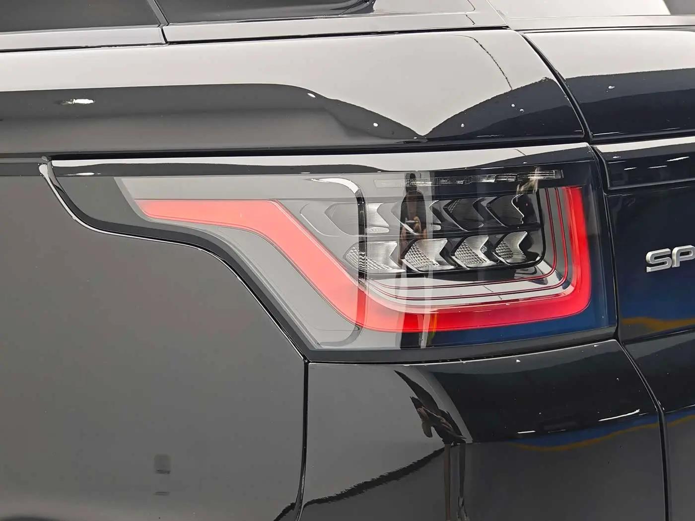 Land Rover Range Rover Sport 2020 — Photo 12/19