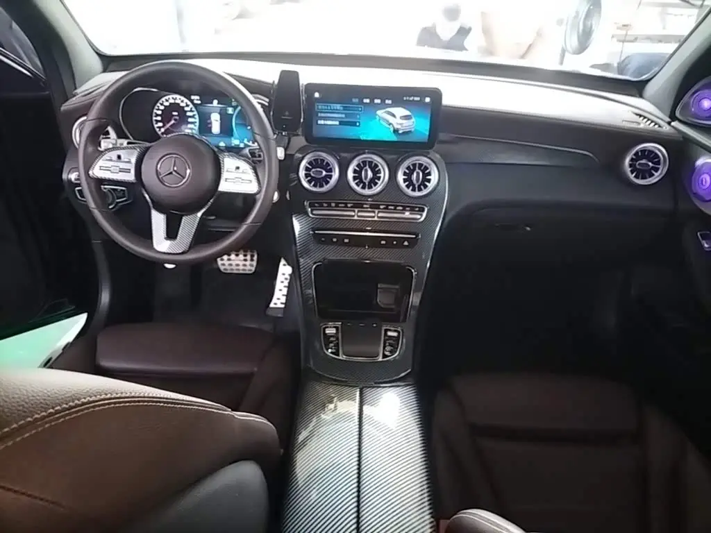 Mercedes-Benz GLC 2021 — Photo 10/20