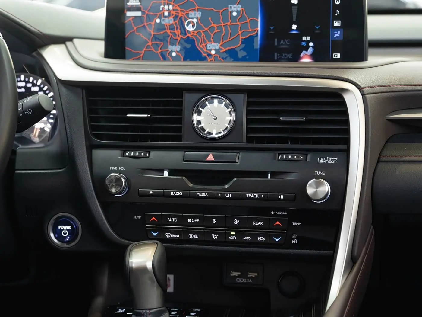 Lexus RX 2019 — Photo 18/20