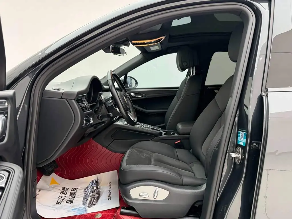 Porsche Macan 2021 — Photo 17/20