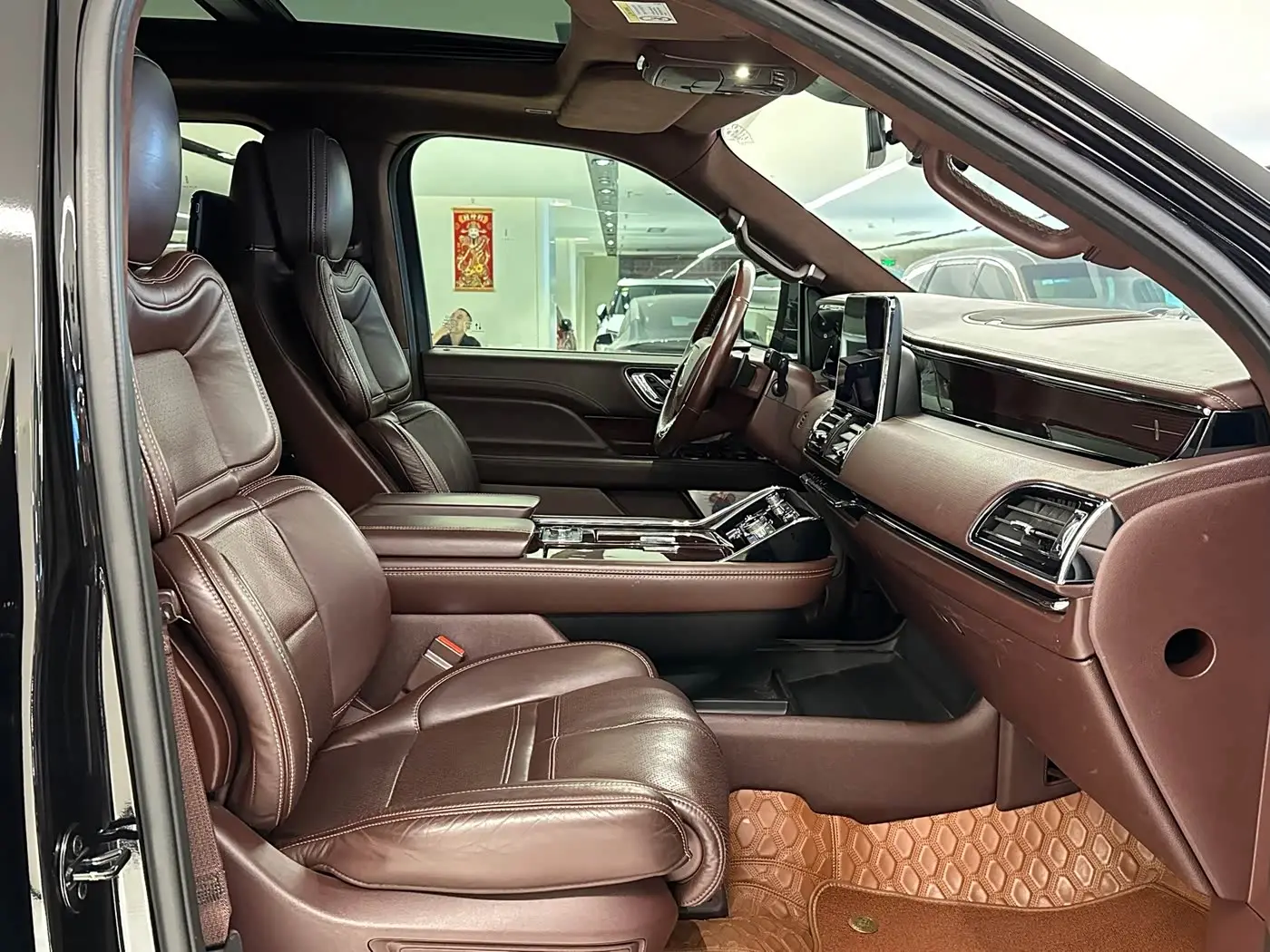 Lincoln Navigator 2021 — Фото 12/20
