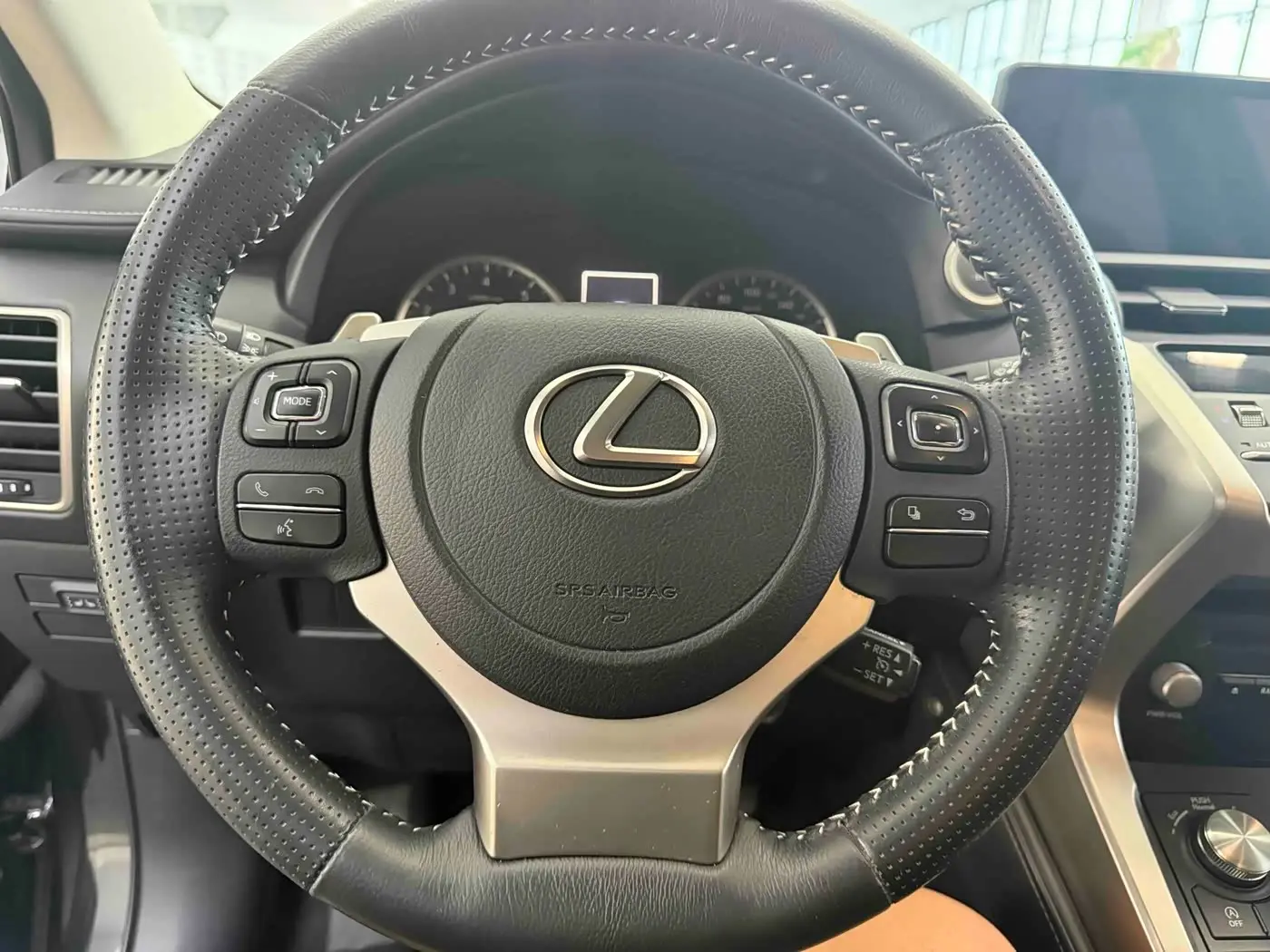 Lexus NX 2020 — Photo 11/20