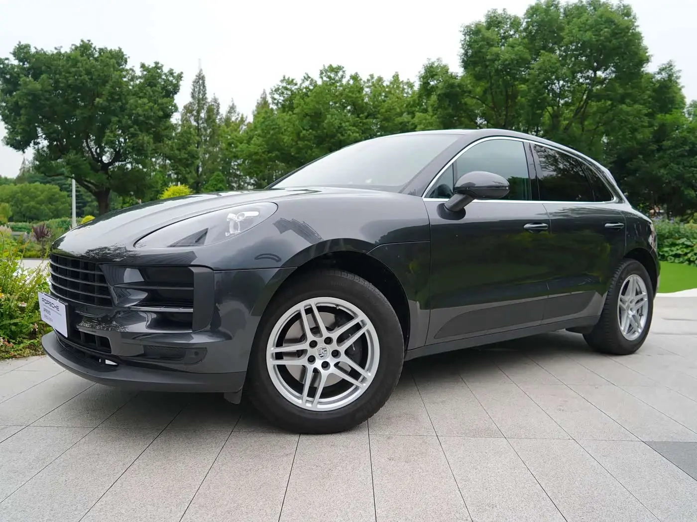 Porsche Macan 2021 — Photo 1/20