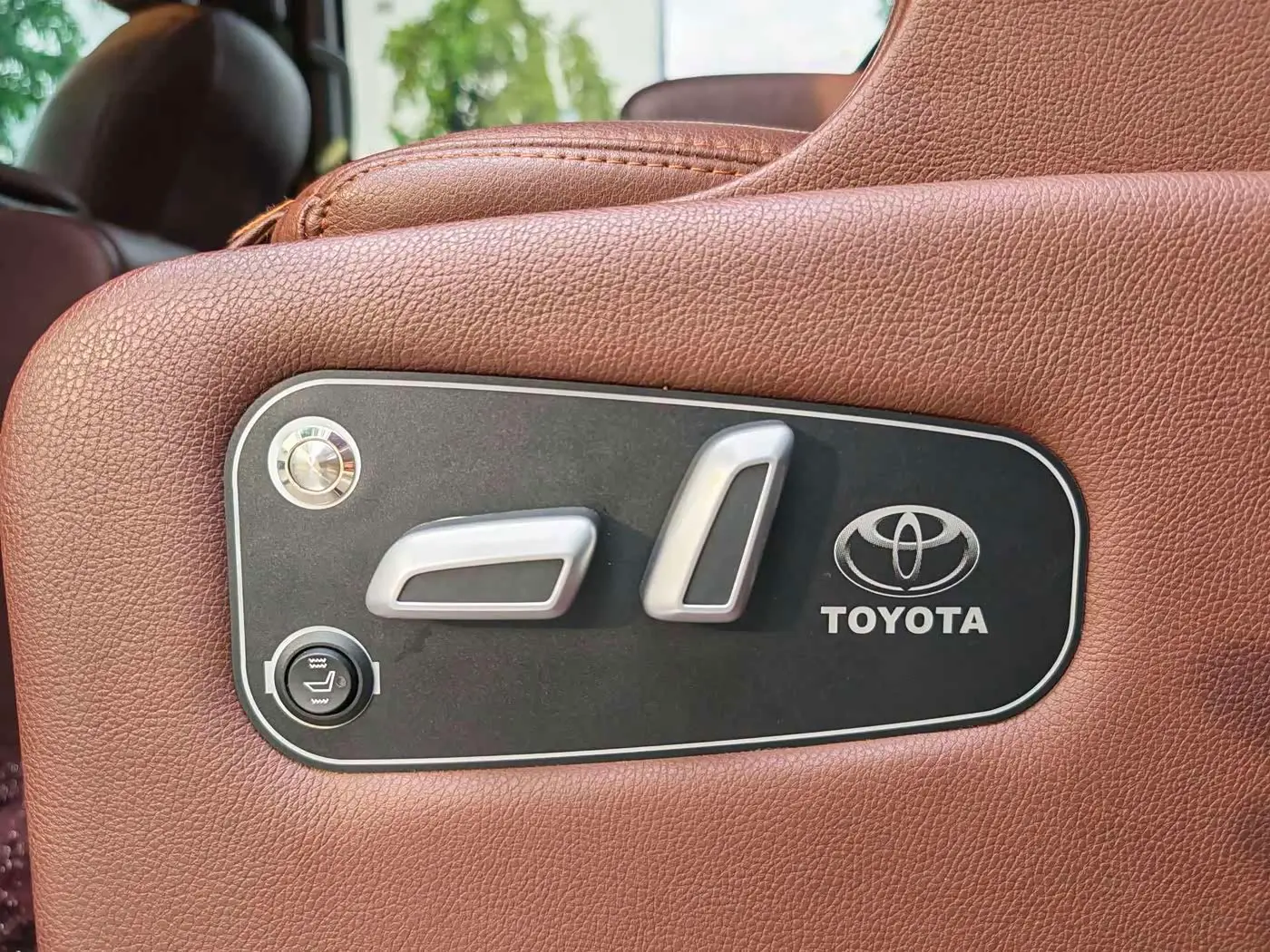 Toyota Sienna 2018 — Фото 12/20