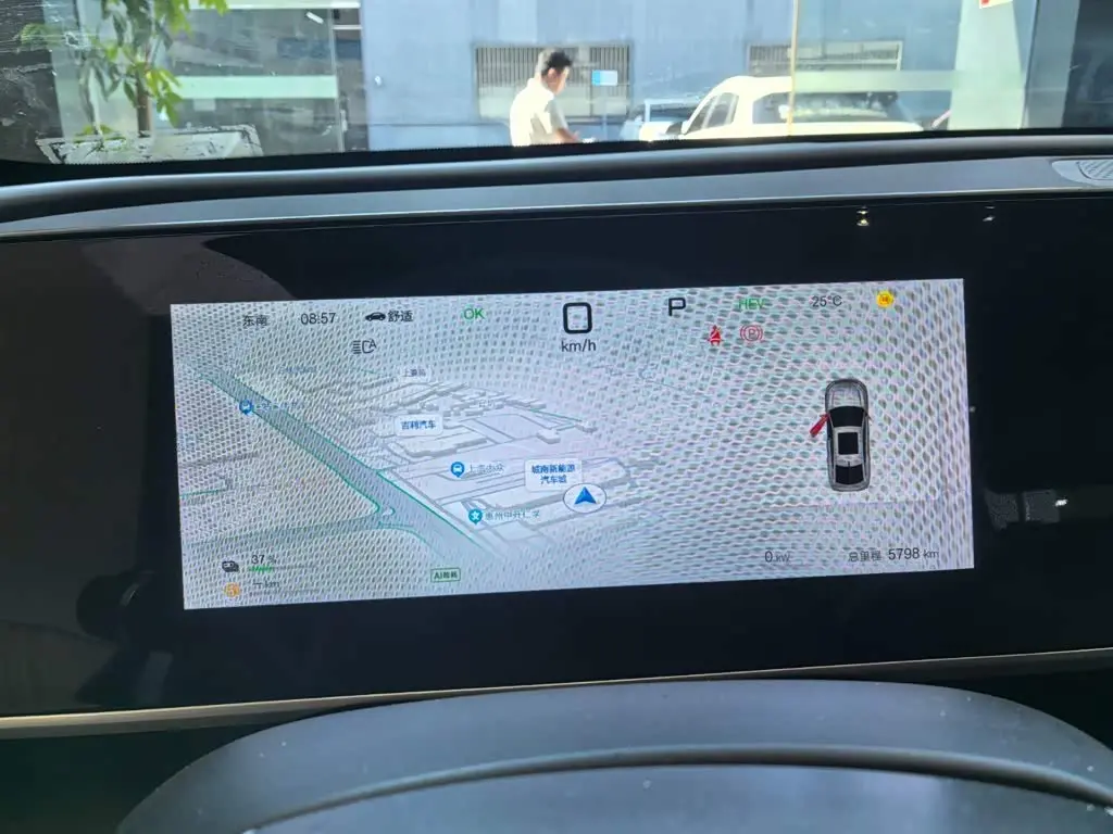 BYD Qin L 2025 — Photo 8/12