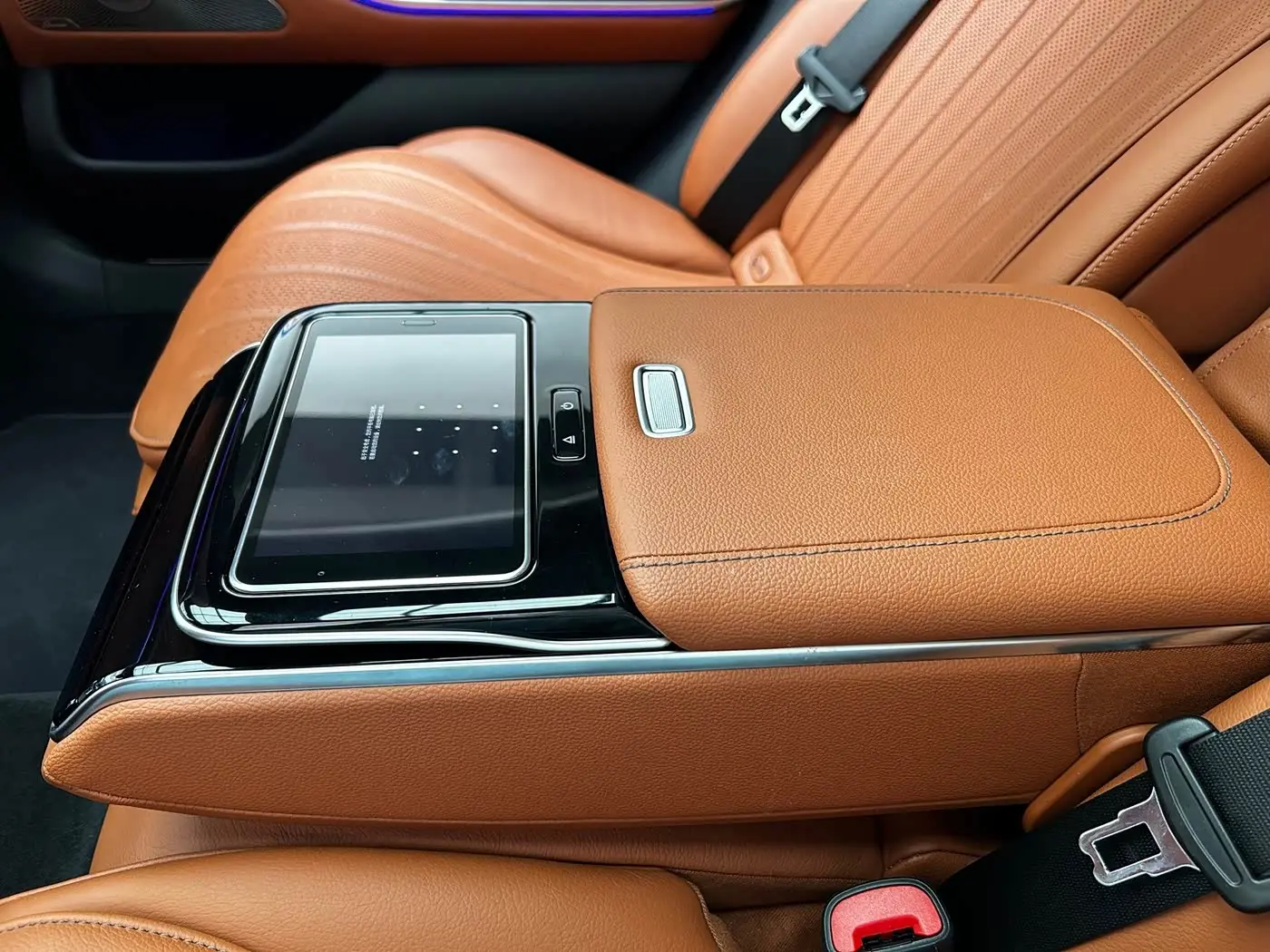 Mercedes-Benz S-Class 2023 — Photo 17/20