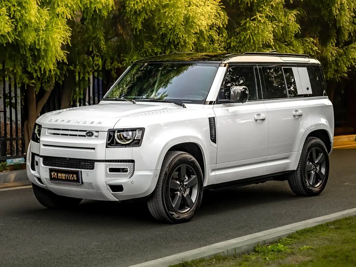 Land Rover Defender 2022 — Фото 1/9