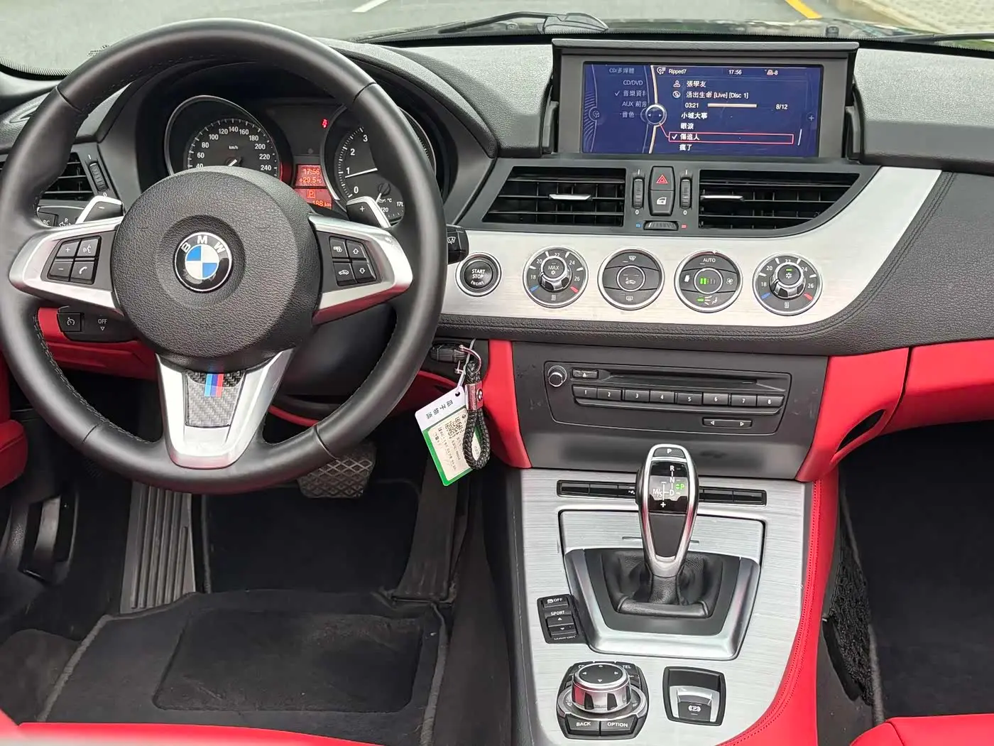 BMW Z4 2013 — Фото 8/20
