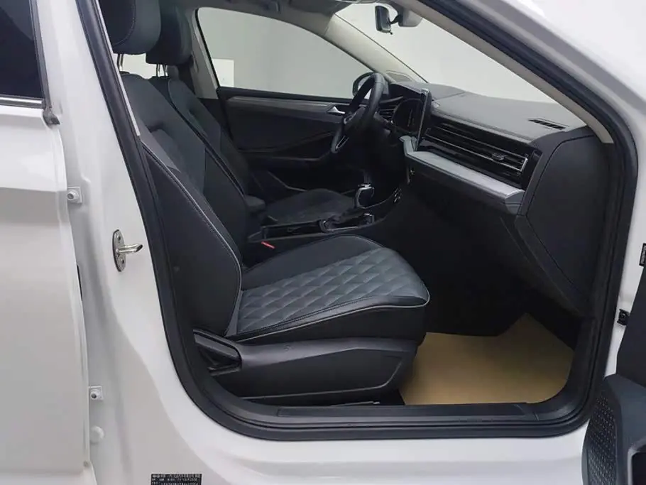 Volkswagen Sagitar 2024 — Photo 8/16