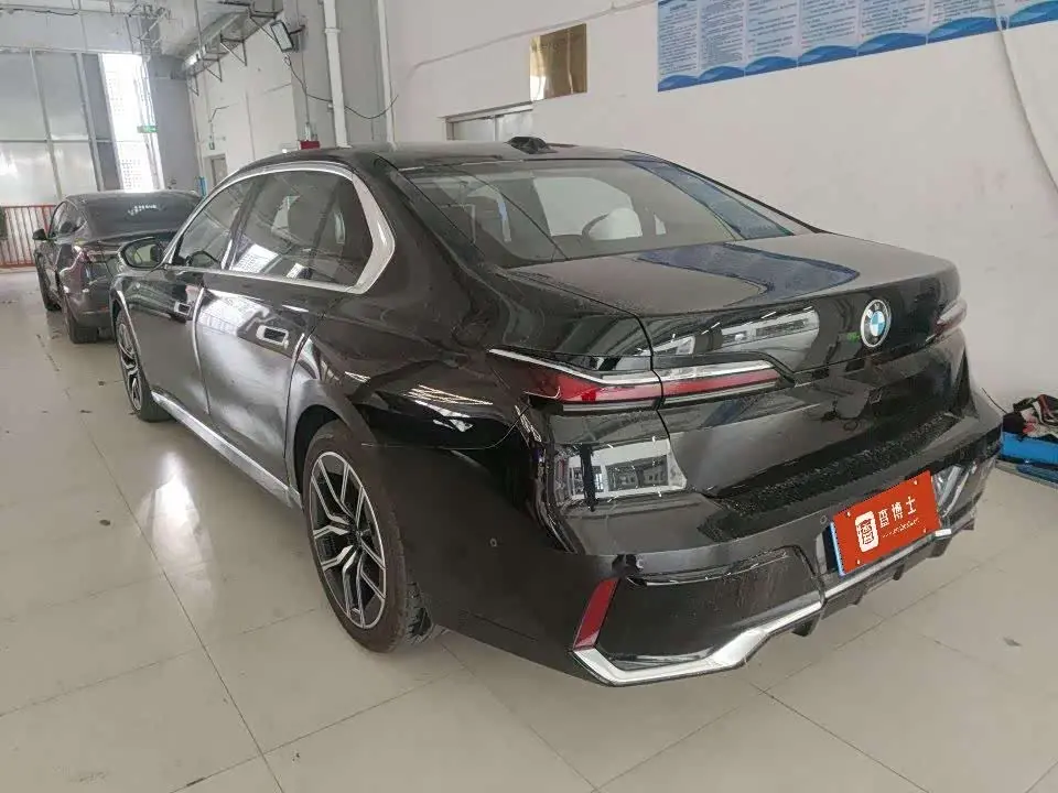 BMW 7 Series 2024 — Photo 4/7