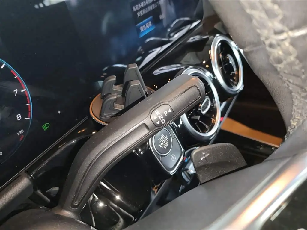 Mercedes-Benz GLA 2020 — Photo 14/20