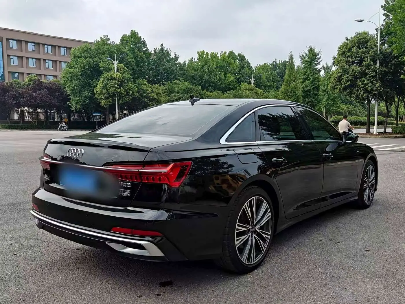 Audi A6L 2025 — Фото 9/9