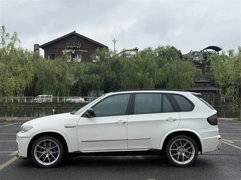 BMW X5 2014 — Photo 6/16