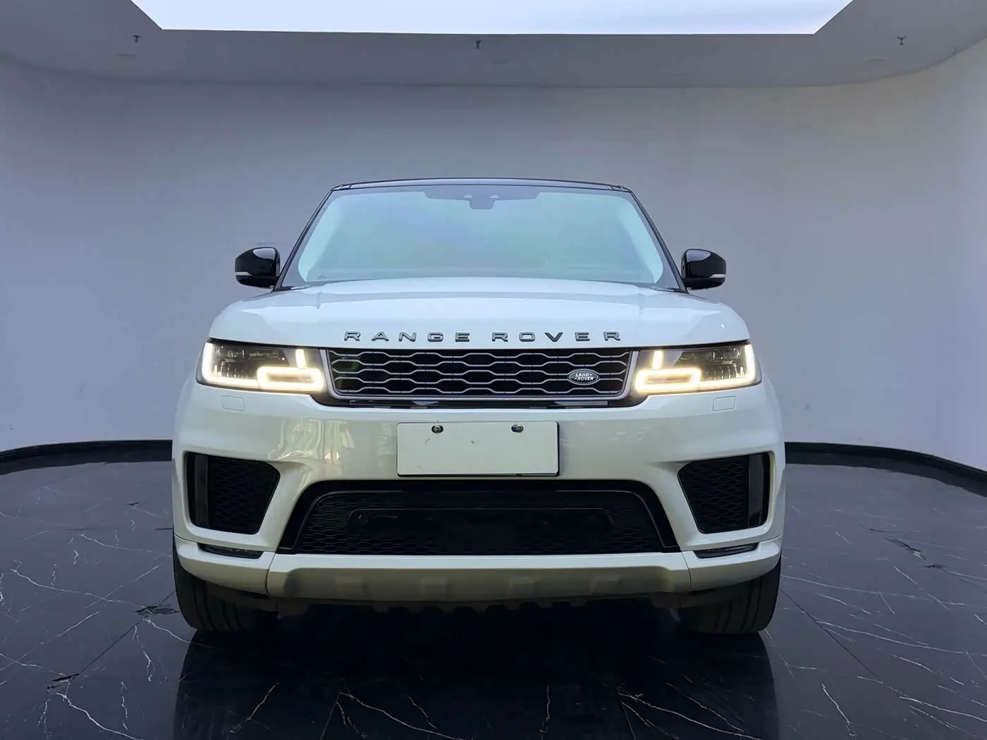 Land Rover Range Rover Sport 2018 — Фото 2/18