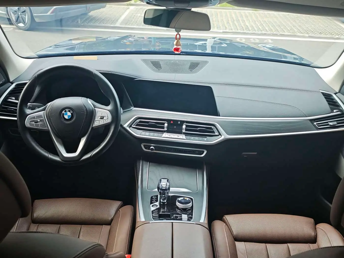 BMW X7 2021 — Фото 12/15