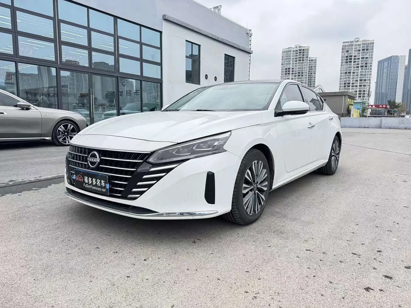 Nissan Teana 2023 — Фото 1/9